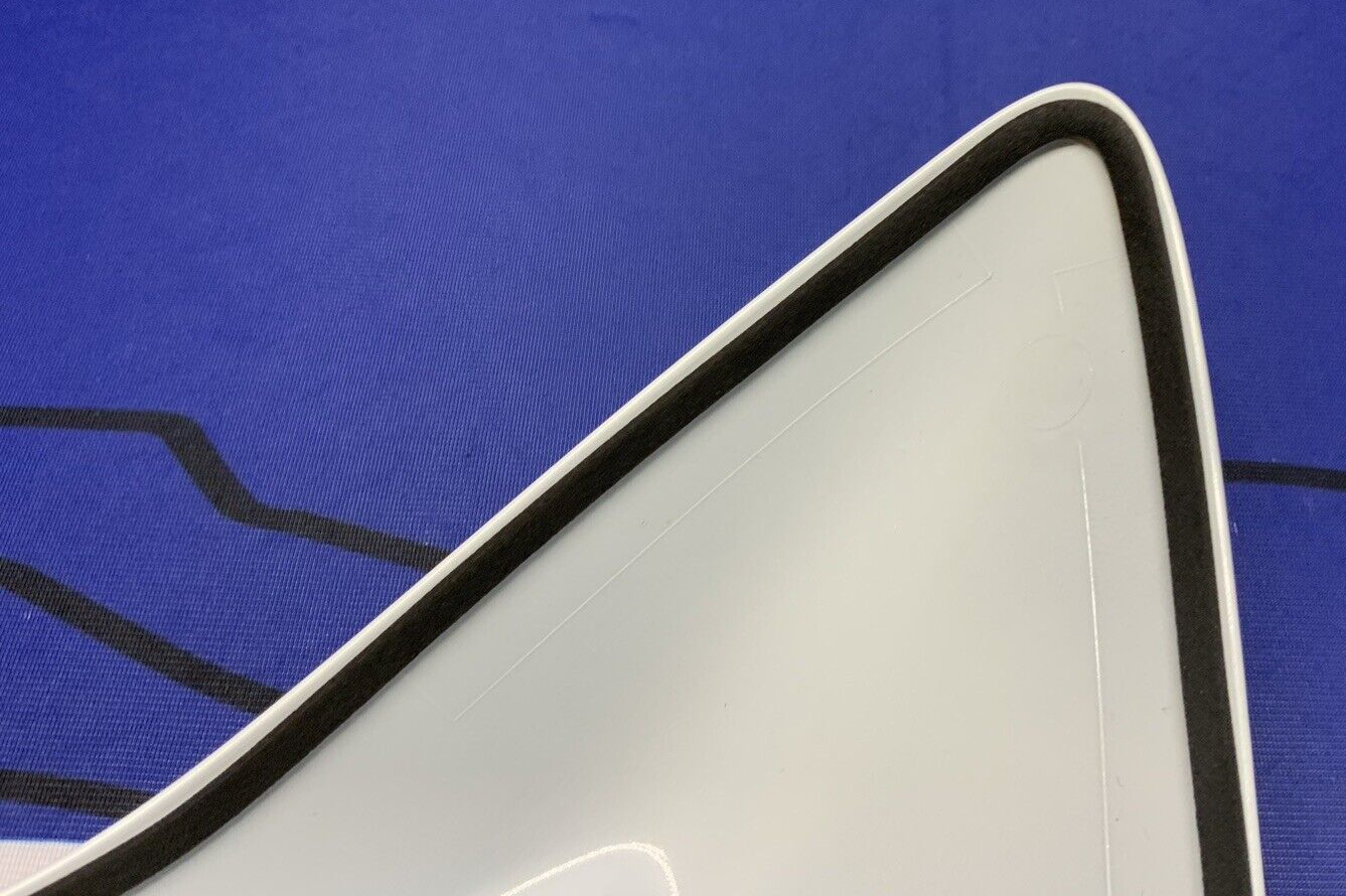 Suzuki Right White Fuel Tank Cover GSXR 600/750 2017-25 OEM 44270-14J80-YUH