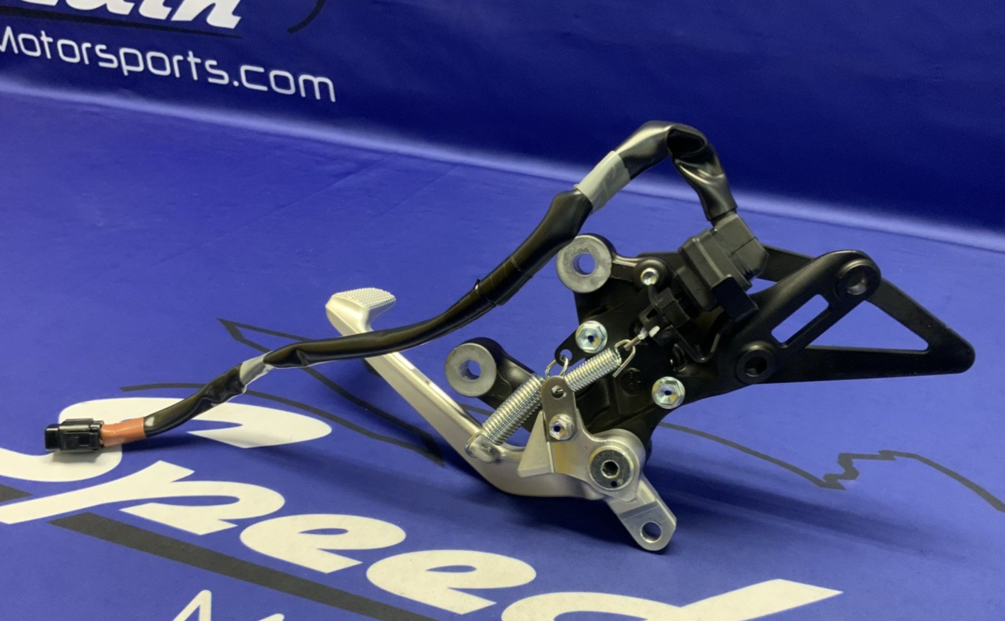 Yamaha Right Rear Set Bracket YZF-R9 2025 OEM BEA-27443-00-00