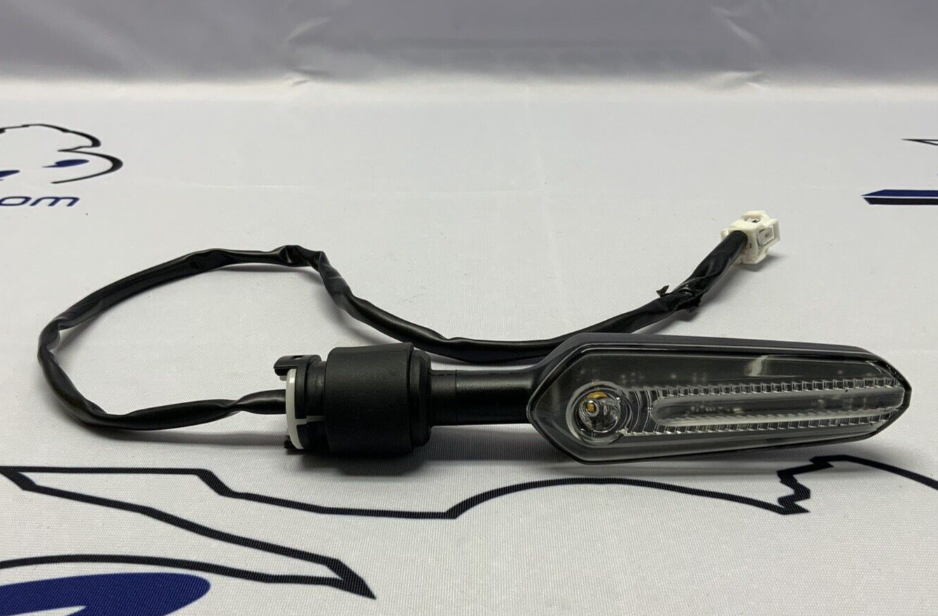 Yamaha Right Rear Turn Signal YZF-R7 2022-2025 OEM B7N-83340-20-00