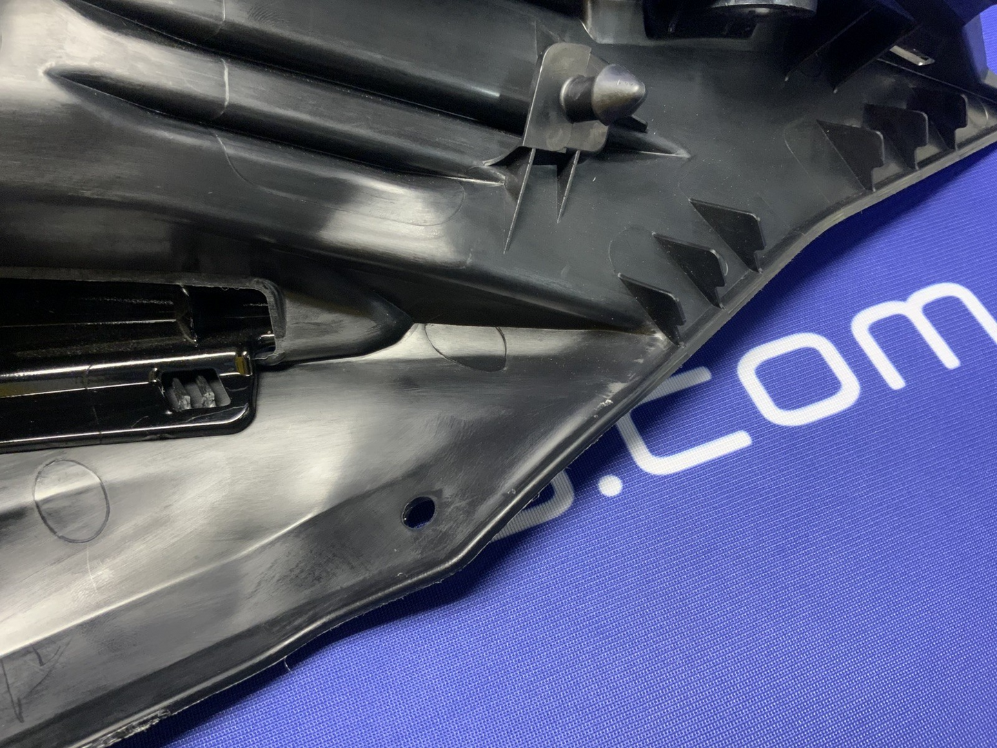 Yamaha Right Tail Fairing (Black) YZF-R9 2025 OEM BKN-21721-00-P3