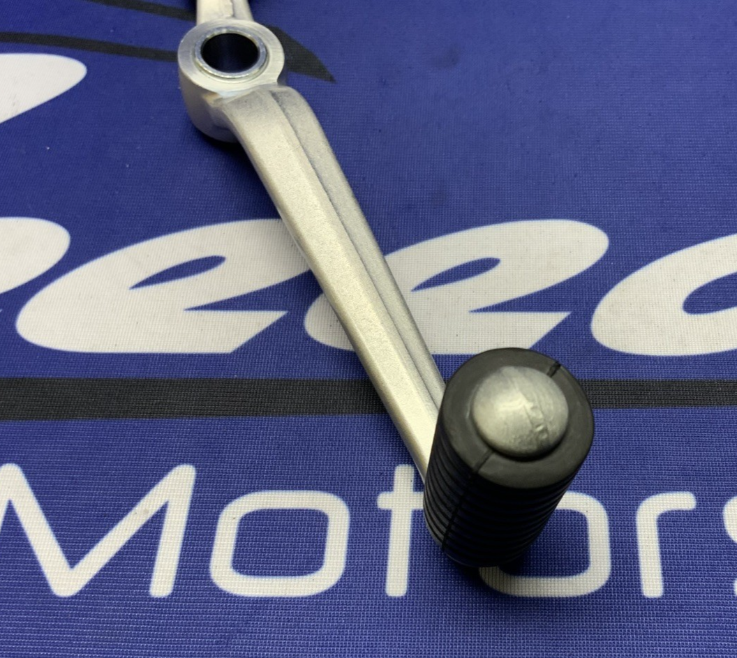 Yamaha Shift Lever YZF-R6 2006-2024 OEM 2C0-18110-01-00