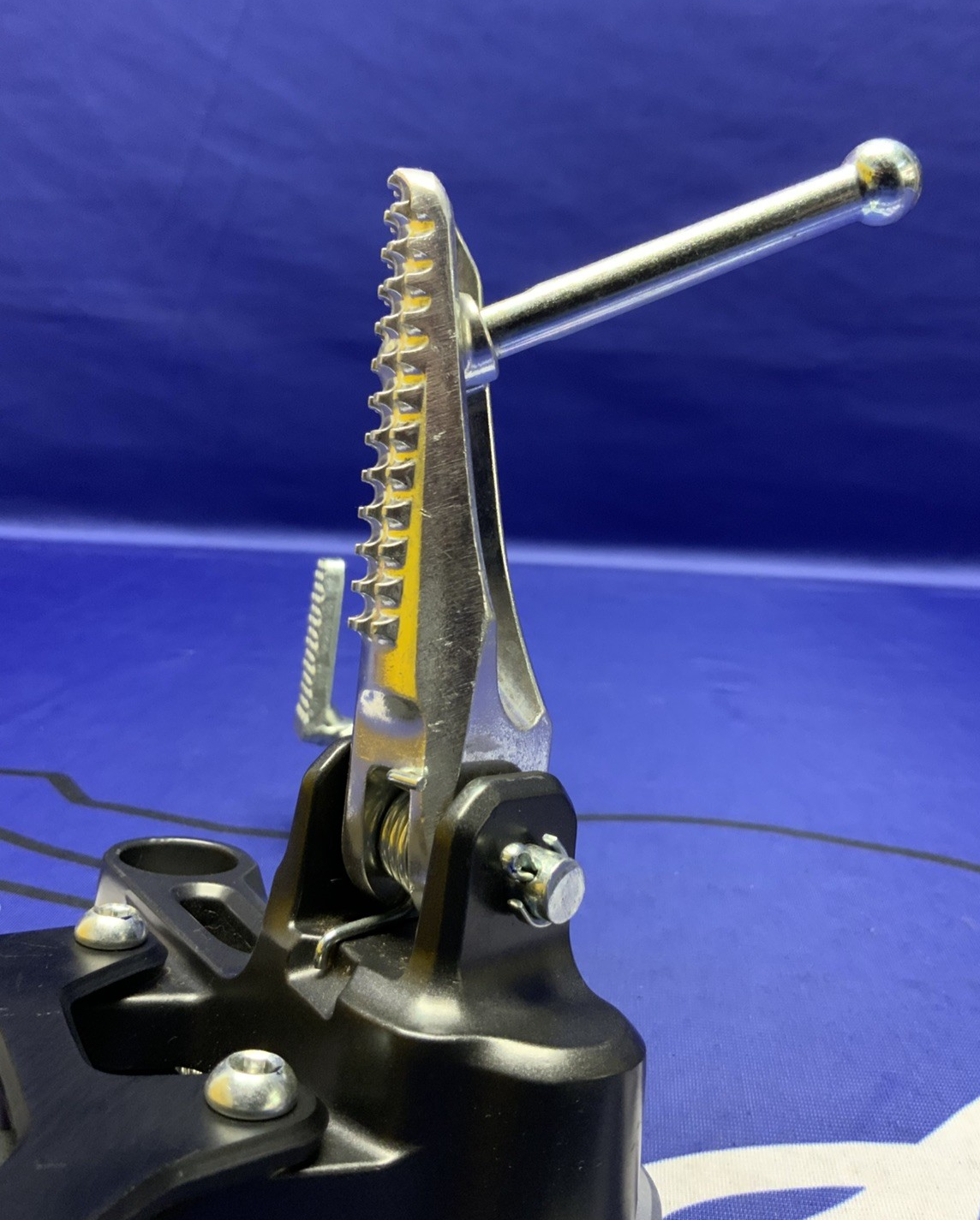 Yamaha Right Rear Set YZF-R7 2022-2025 OEM BEB-27443-00-00