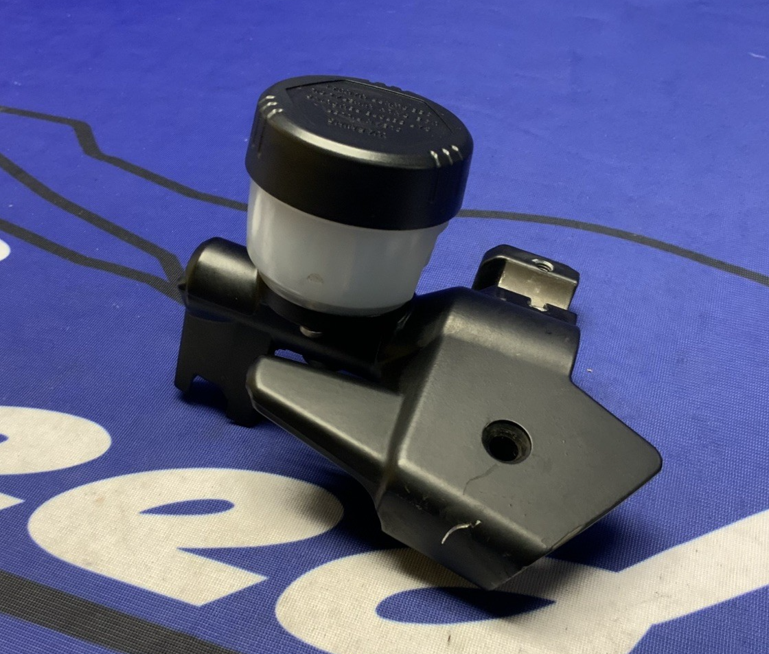 BMW Clutch Master Cylinder Assy R1200GS 2004-2010 OEM 32727728852