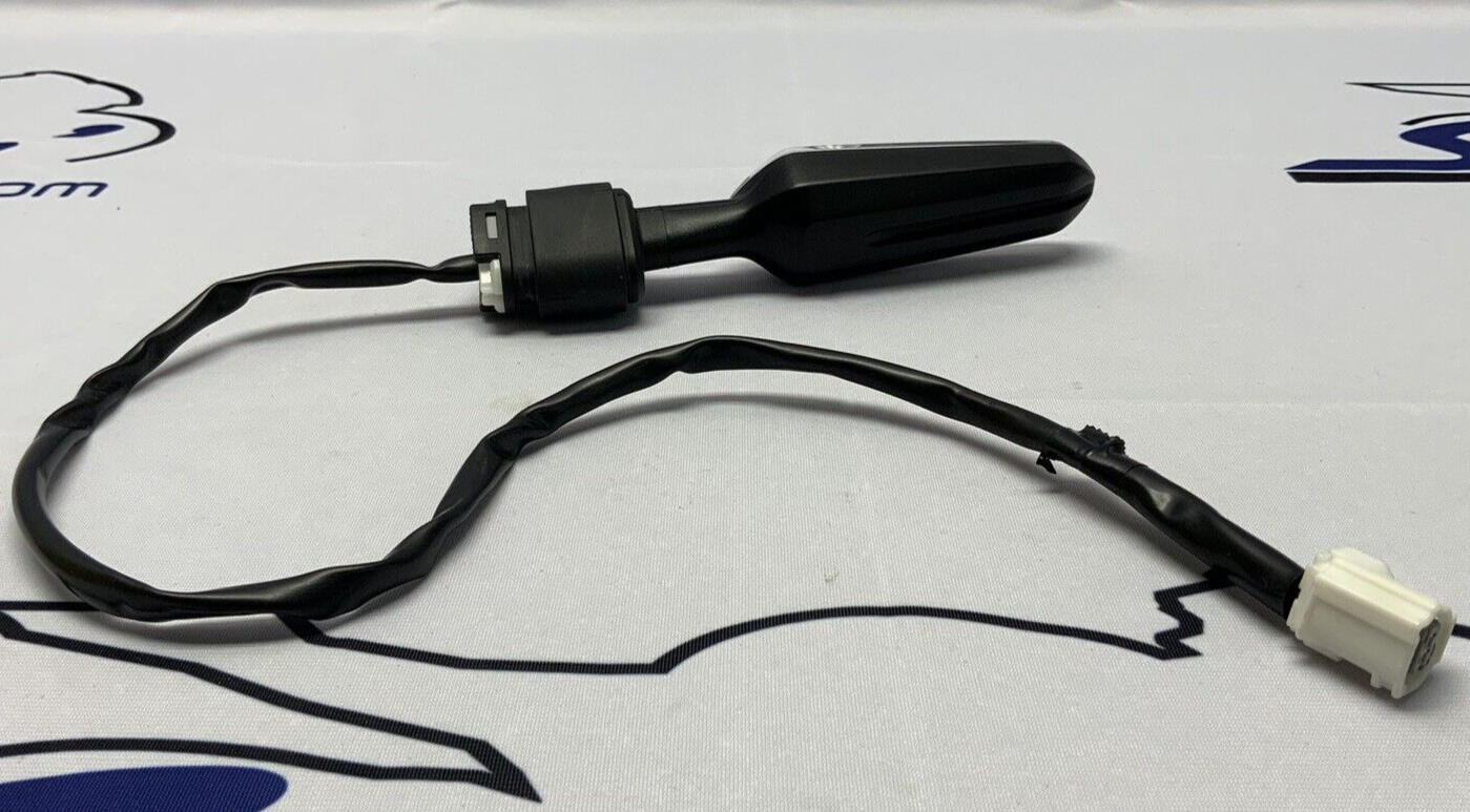 Yamaha Right Rear Turn Signal YZF-R7 2022-2025 OEM B7N-83340-20-00