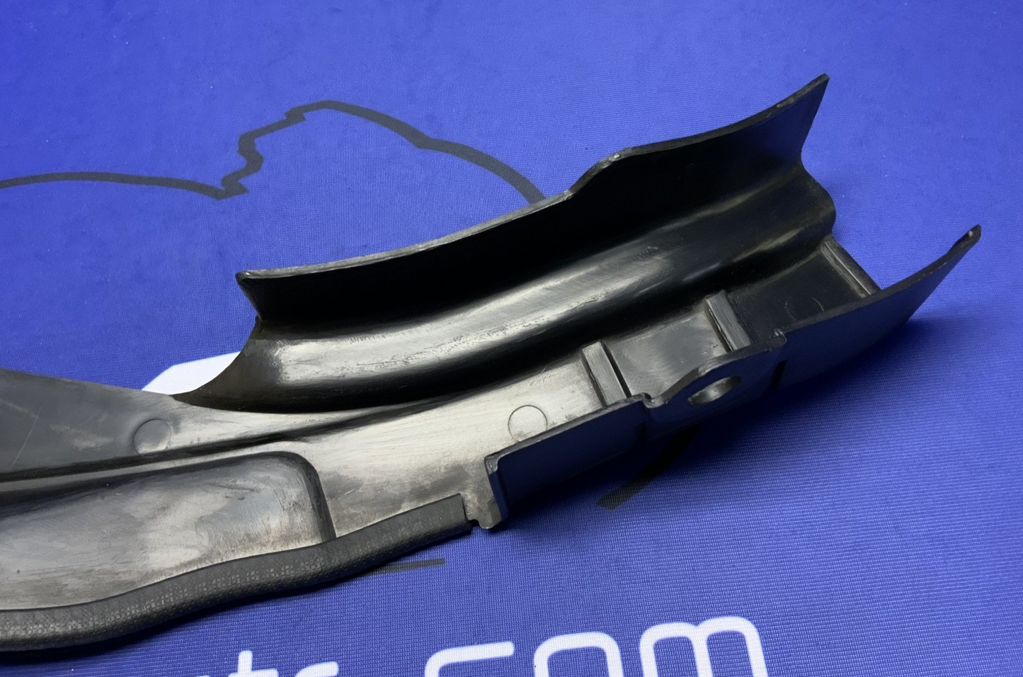 Kawasaki Right Upper Cowling GPZ1000RX 1986-1987 OEM 14024-1125