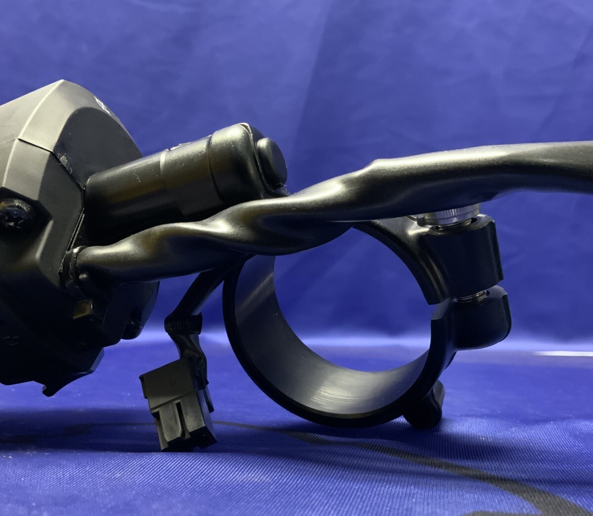 Suzuki Right Handlebar Assy W/Switches GSXR-600/750,2011-2024 OEM 37200-47H30