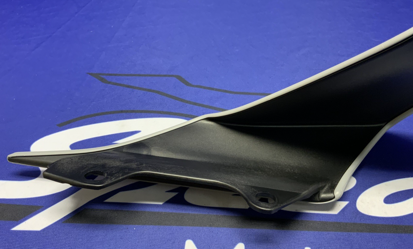 Yamaha Right Tail Fairing (Gray & Blue) YZF-R6 2017-2024 OEM BN6-W2172-50-P5