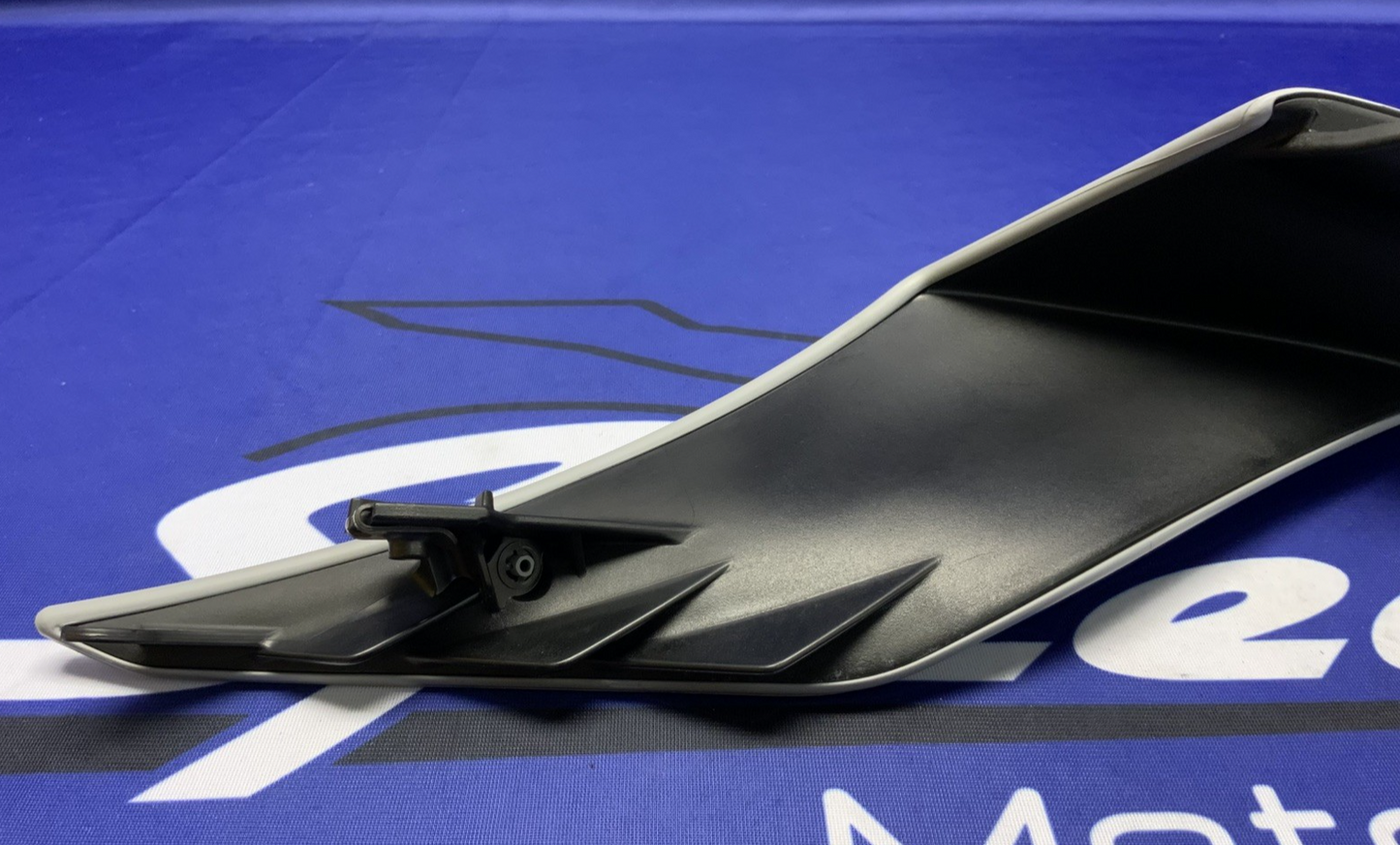 Yamaha Right Tail Fairing (Gray & Blue) YZF-R6 2017-2024 OEM BN6-W2172-50-P5