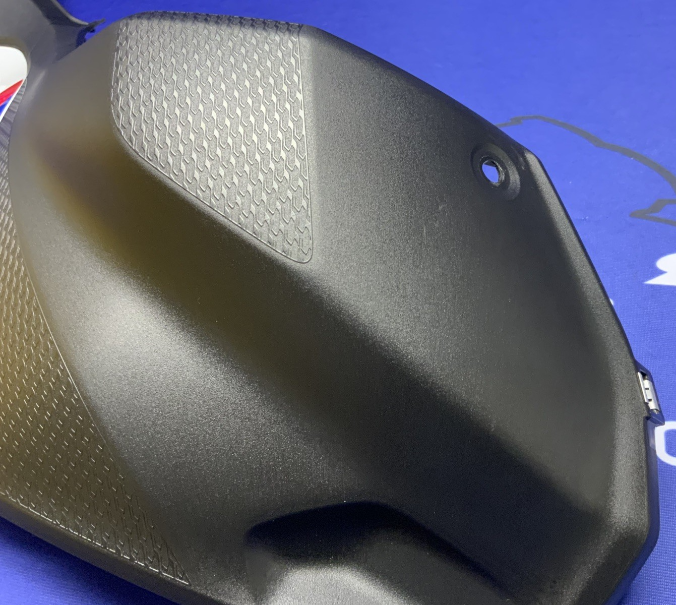 BMW Right Tank Fairing (Black & White) S1000RR 2020-2023 OEM 46638569772