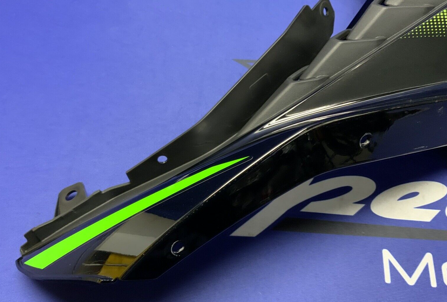 Kawasaki Right Tank Fairing ZX-4R/RR 2023-2025 OEM 14093-0963-H8