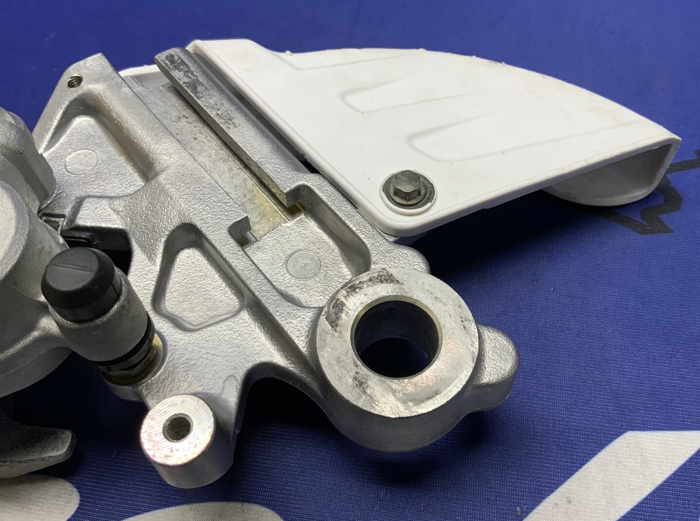 Yamaha Rear Brake Caliper W/ Bracket YZ125 1998 OEM 5DH-2580W-00-00