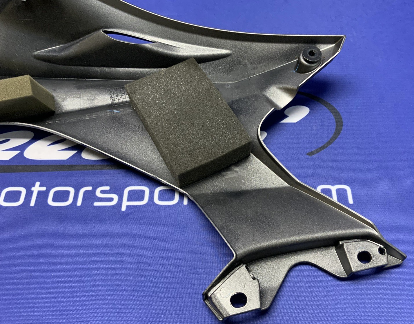 Yamaha Right Upper Fairing (Dark Gray) YZF-R6 2017-2024 OEM BN6-2117W-00-P4