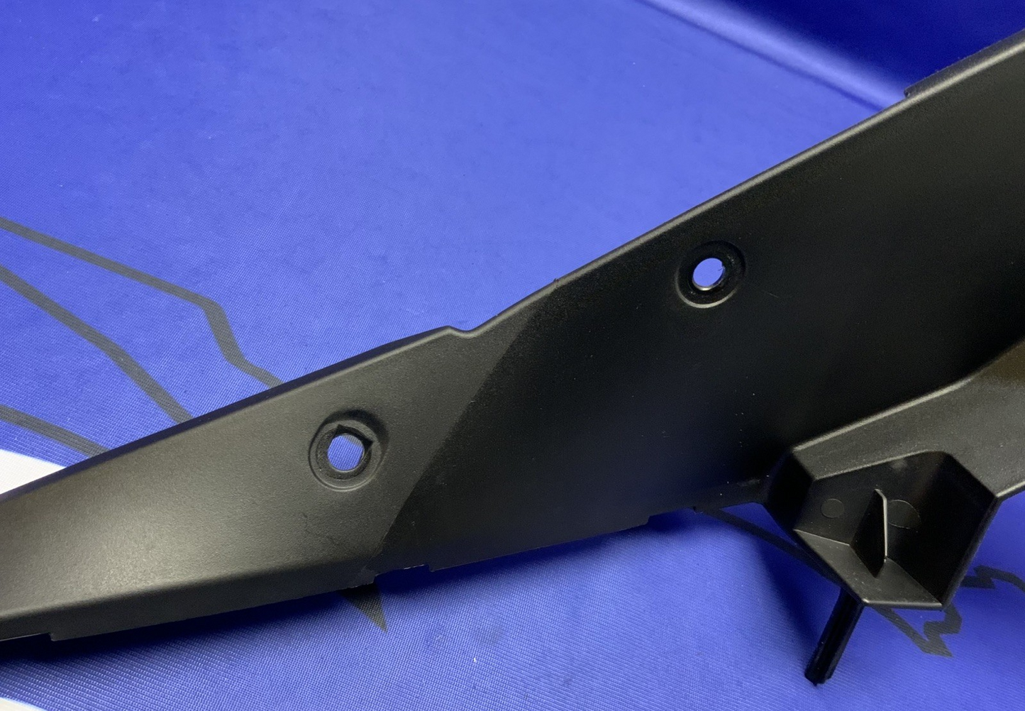 BMW Lower Inner V Fairing S1000RR 2019-2025, M1000RR 2021-2023 OEM 46638569799