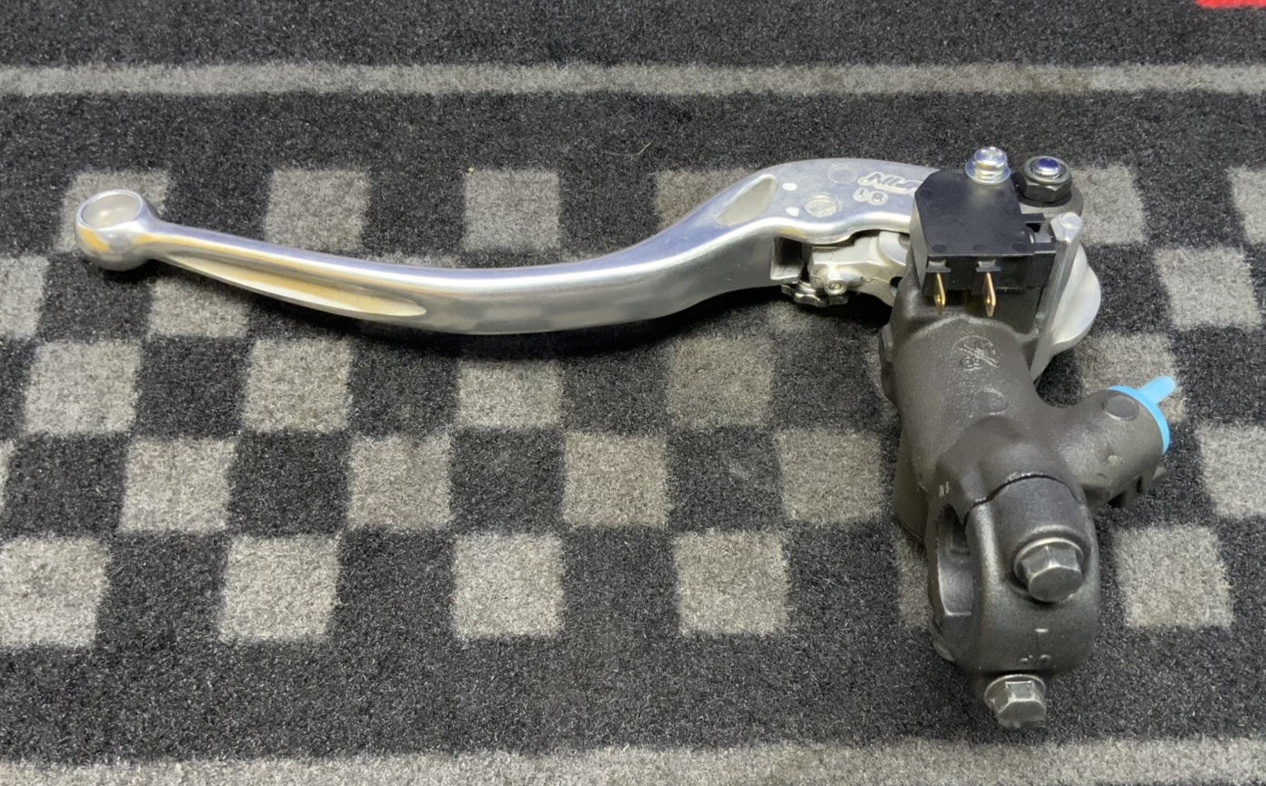 Yamaha Front Brake Master Cylinder Assembly YZF-R6 2017-2024 OEM 2CR-2580A-00-00