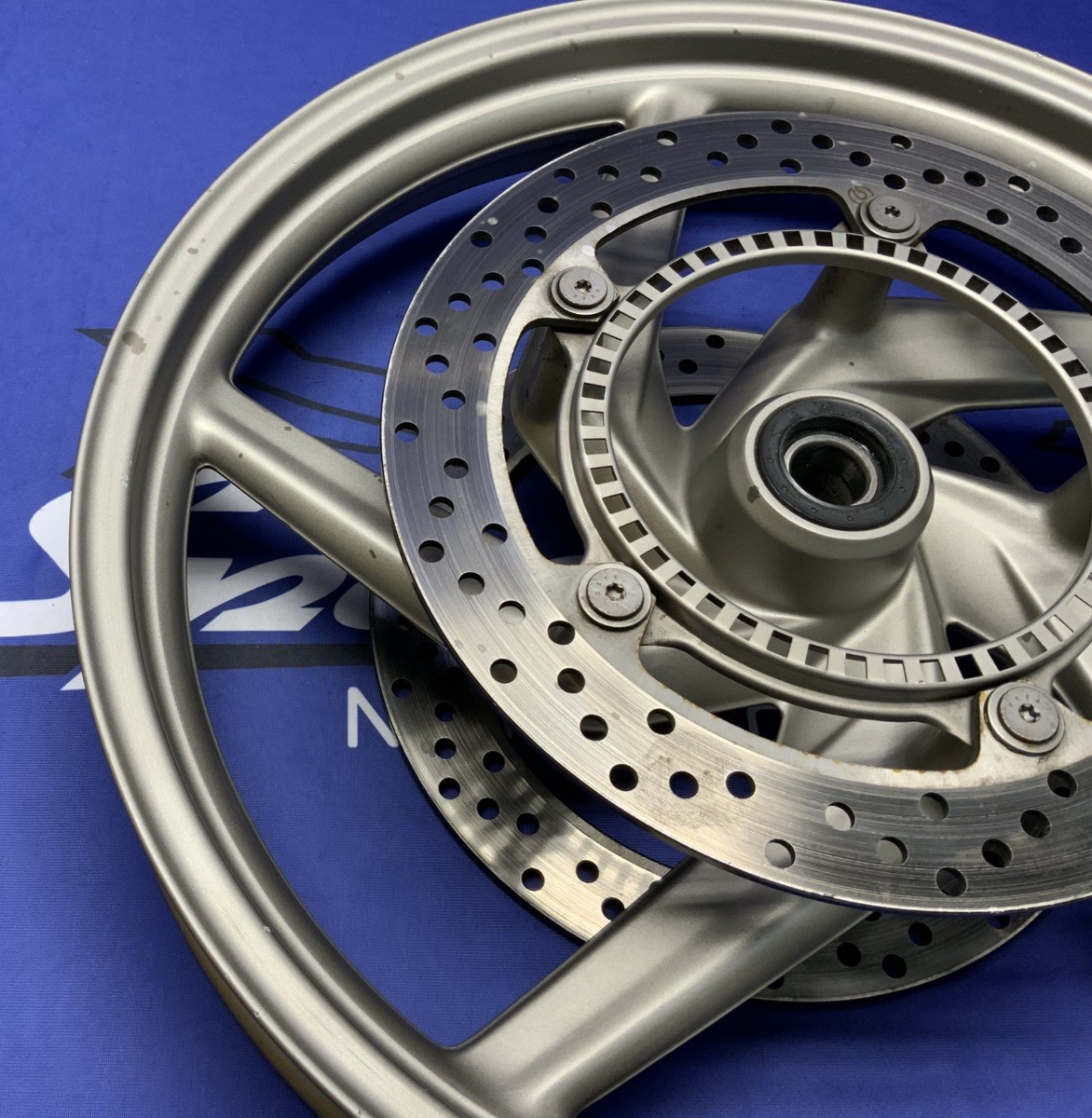 BMW Cast Front Wheel (Tan) R1200GS 2008-2013 OEM 36317726348
