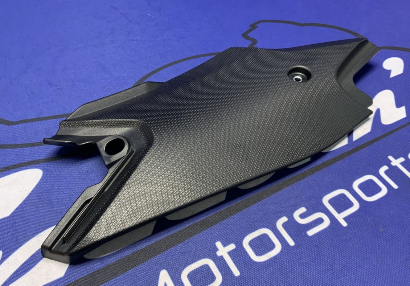 Yamaha Right Tank Cover (Black) YZF-R9 2025 OEM BKN-2171M-00-00