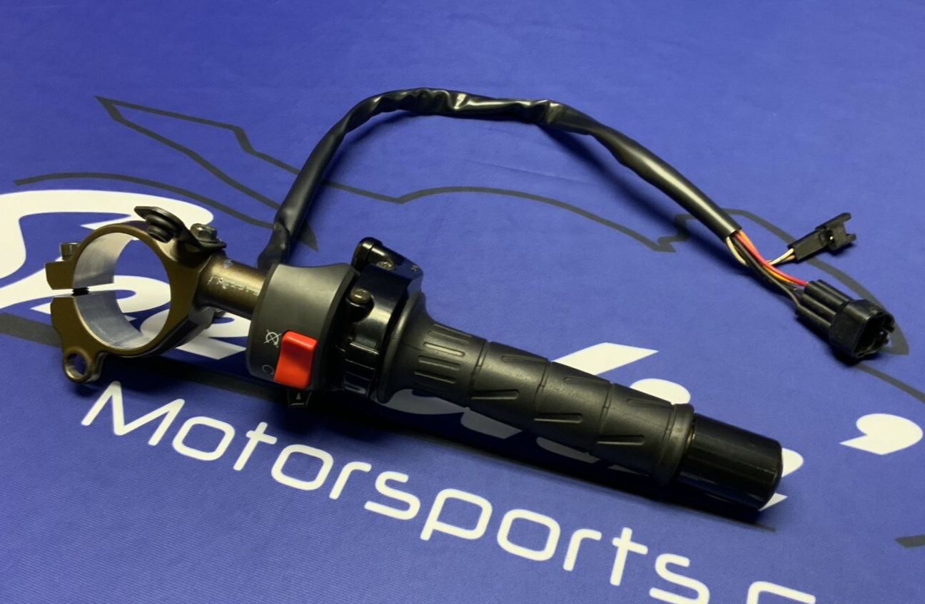 Kawasaki Right Handlebar W/ Switch Assembly ZX-6RR 2003-2006 OEM 46003-1591