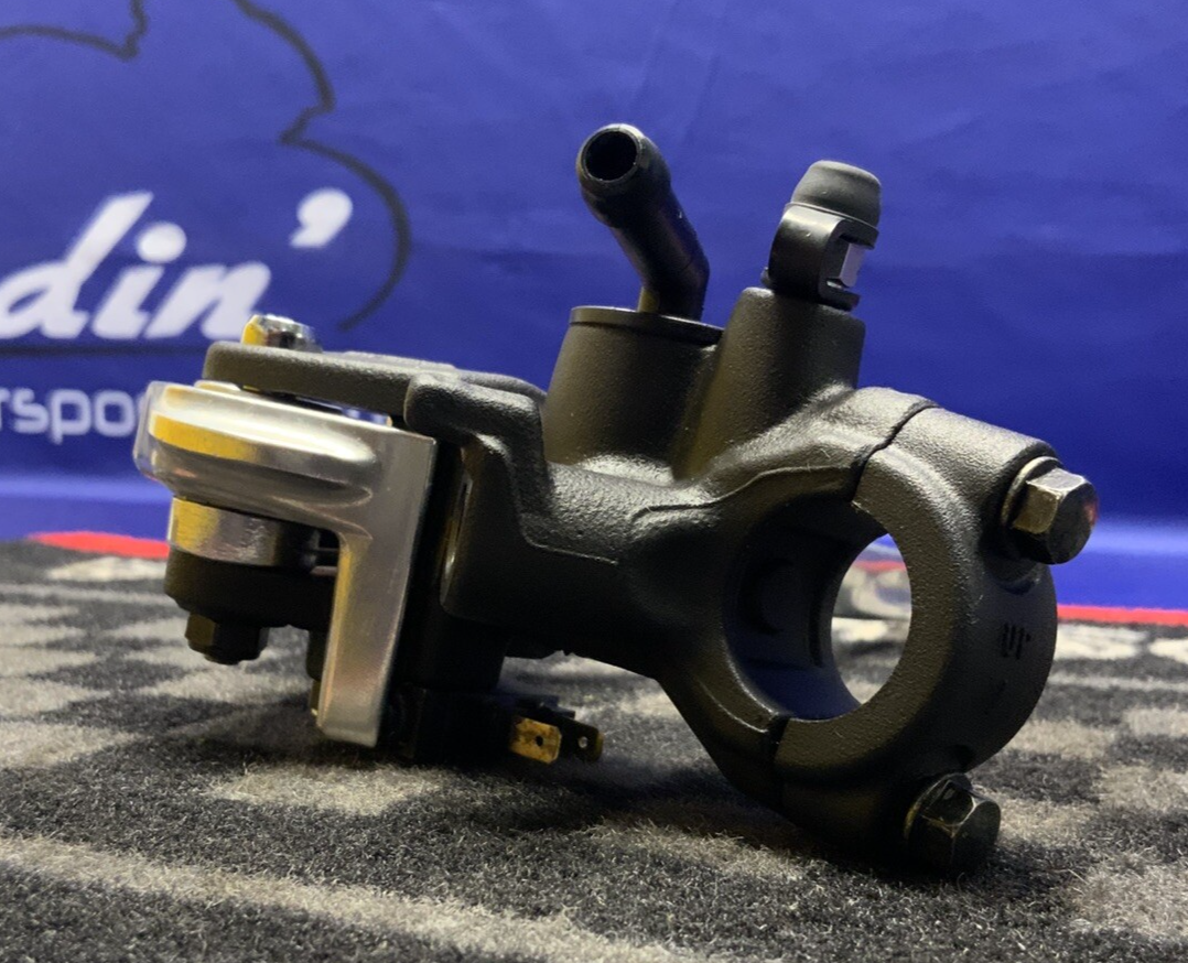 Yamaha Front Brake Master Cylinder Assembly YZF-R6 2017-2024 OEM 2CR-2580A-00-00