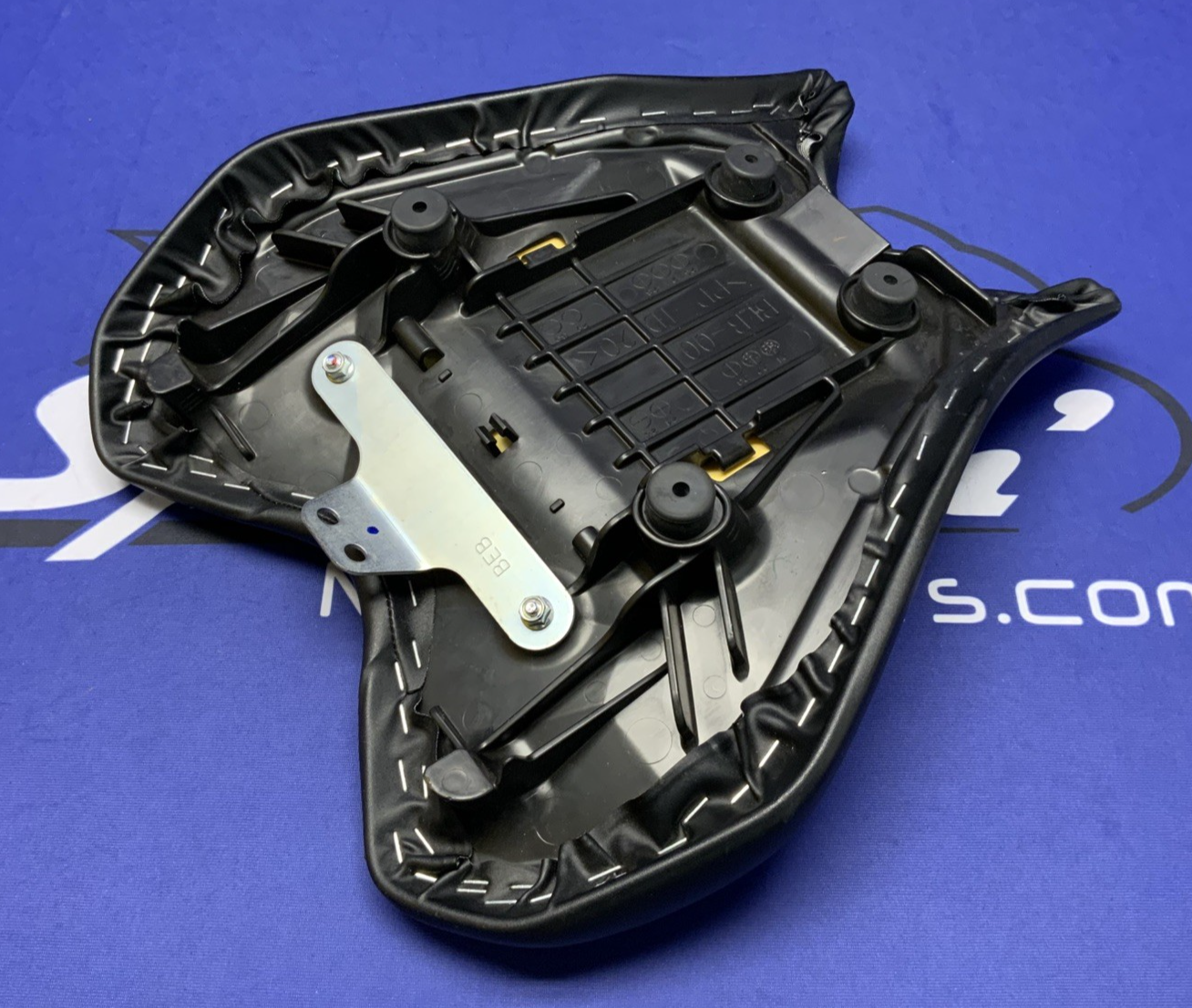 Yamaha Seat YZF-R7 2022-2025 OEM BEB-24710-00-00