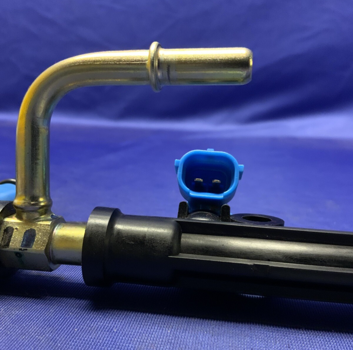 Kawasaki Fuel Rail Assembly With Injectors ZX-6RR 2003-2004 OEM 49033-1059