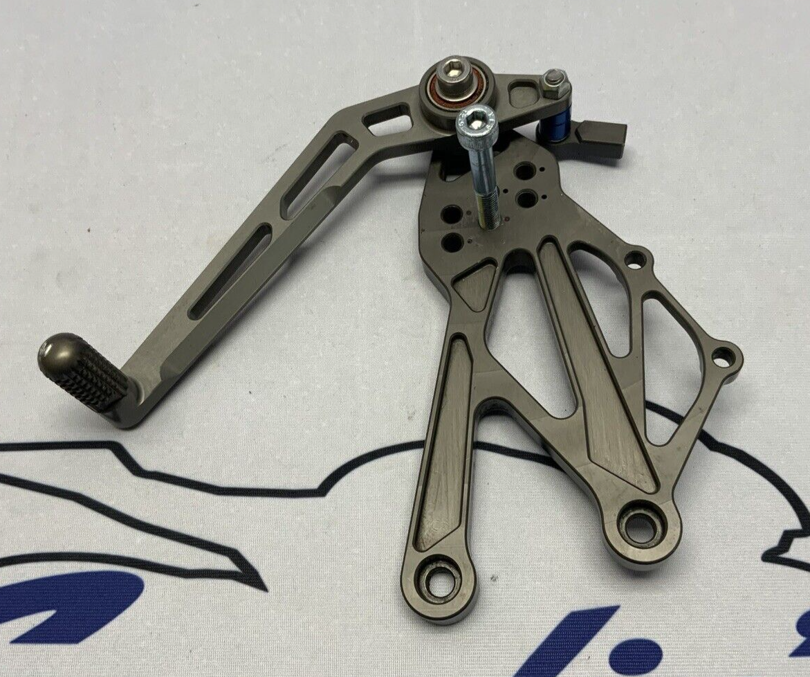 Evol Technology Right Rear Set Bracket W/ lever GSX-R1000/R 17-25 ETP-SRA-171.1