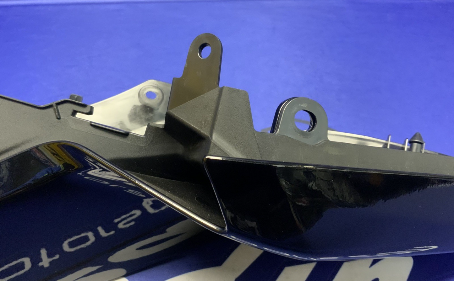 Yamaha Left Tail Fairing (Black) YZF-R9 2025 OEM BKN-21711-00-P3