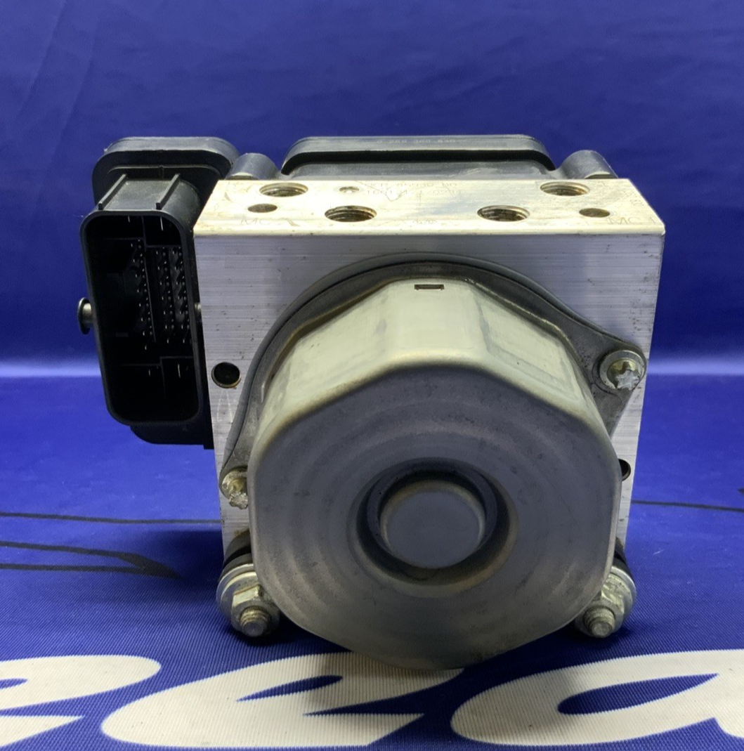 Yamaha ABS Pump Module Unit YZF-R1/S/M 2015-2019 OEM 2CR-85930-09-00