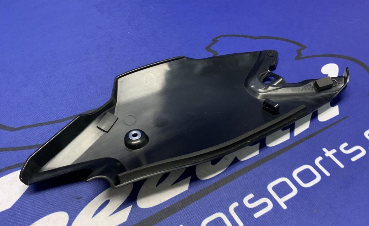 Yamaha Right Tank Cover (Black) YZF-R9 2025 OEM BKN-2171M-00-00