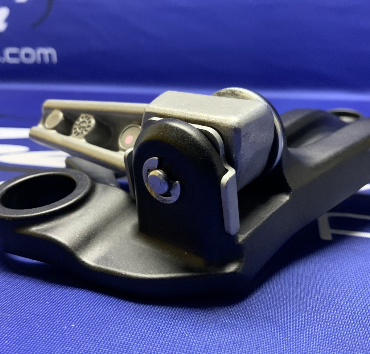Kawasaki Right Passenger Foot Rest (Black) ZX-4R/RR 2023-2025 OEM 35063-1571-18R
