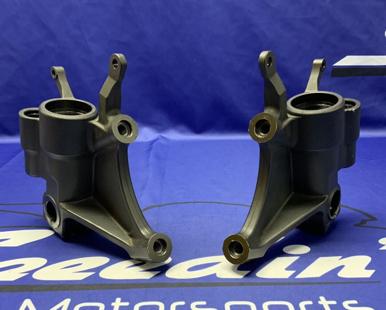 Yamaha Lower Fork Lugs YZF-R6 2016 OEM 2CX-23102-00-00, 2CX-23103-00-00