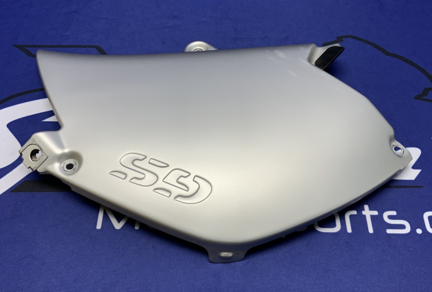 BMW Right Tank Trim Panel R1200GS 2003-2013 OEM 46637694534