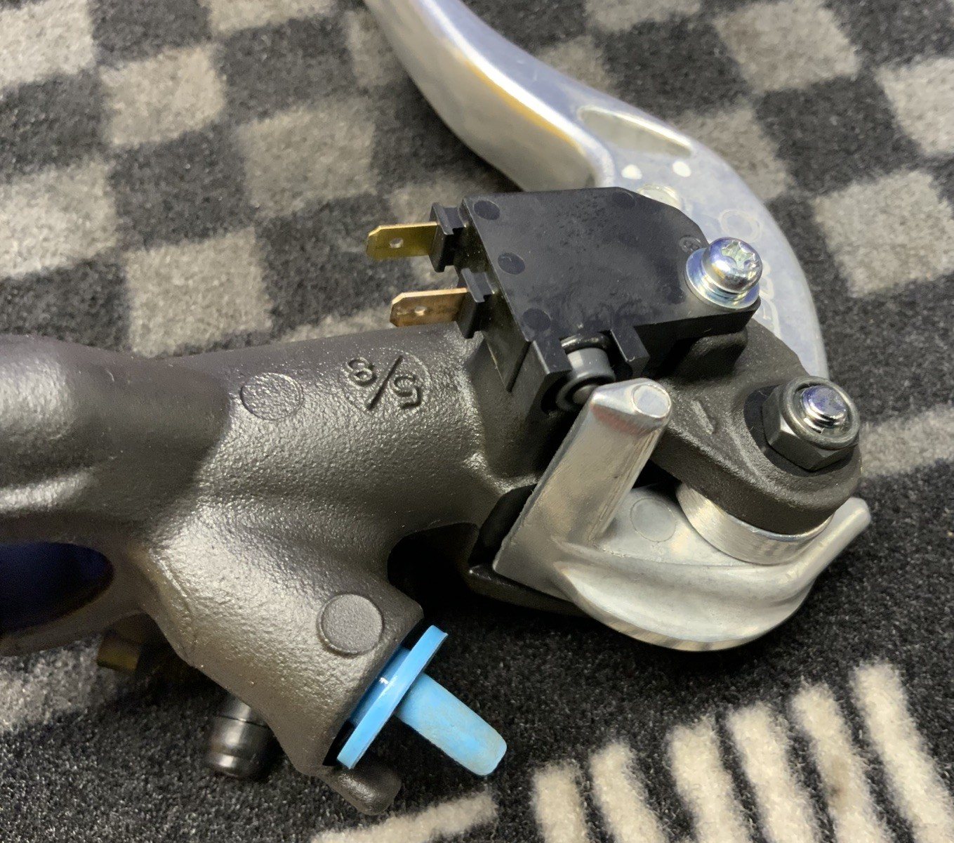 Yamaha Front Brake Master Cylinder Assembly YZF-R6 2017-2024 OEM 2CR-2580A-00-00