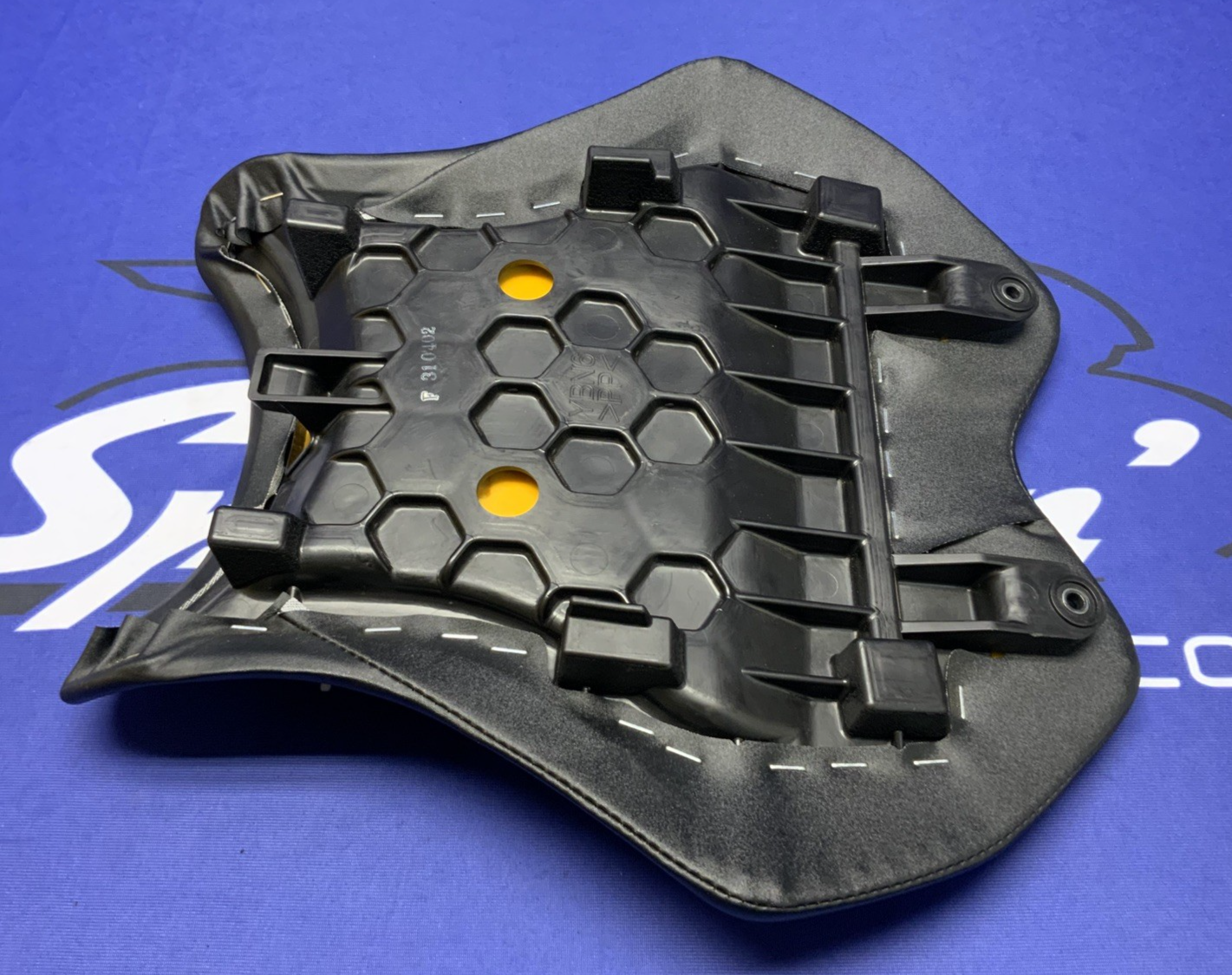 Yamaha Seat (Black) YZF-R6 2017-2024 OEM BN6-24710-01-00