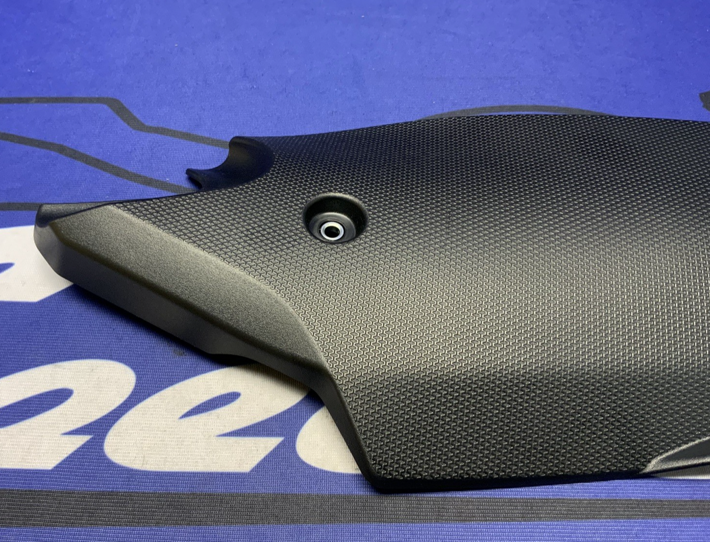 Yamaha Right Tank Cover (Black) YZF-R9 2025 OEM BKN-2171M-00-00