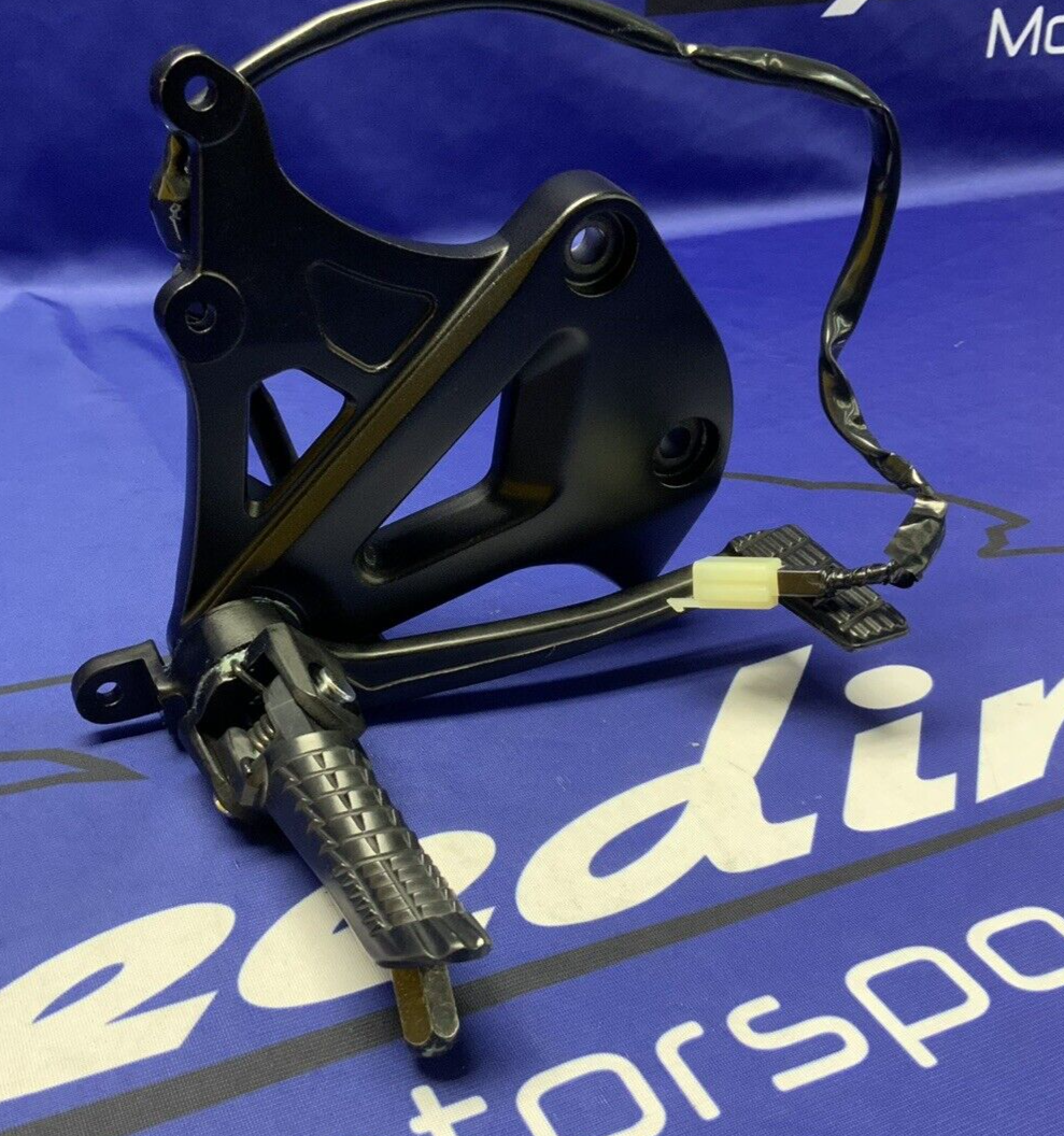 Suzuki Right Rear Set W/ Brake lever & Switch GSXR-1000R 2017-25 OEM 43511-17K00