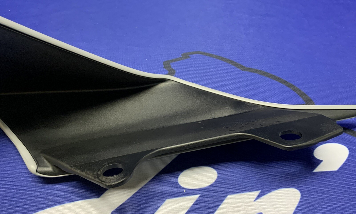 Yamaha Left Tail Fairing (Gray & Blue) YZF-R6 2017-2024 OEM BN6-W2171-50-P5