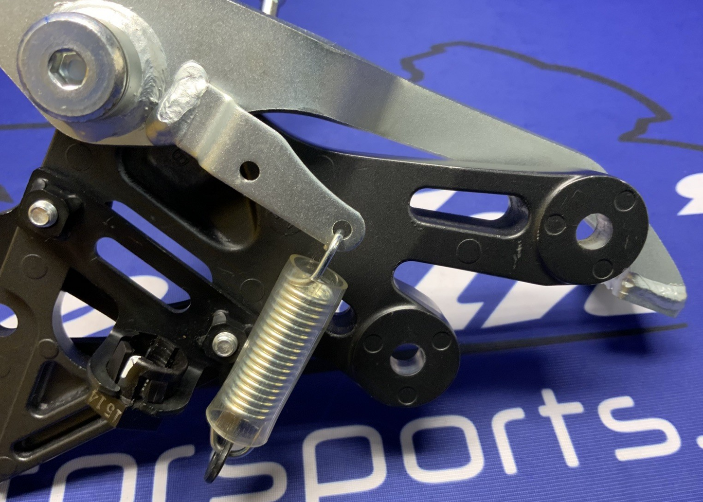 Yamaha Right Rear Set YZF-R7 2022-2025 OEM BEB-27443-00-00