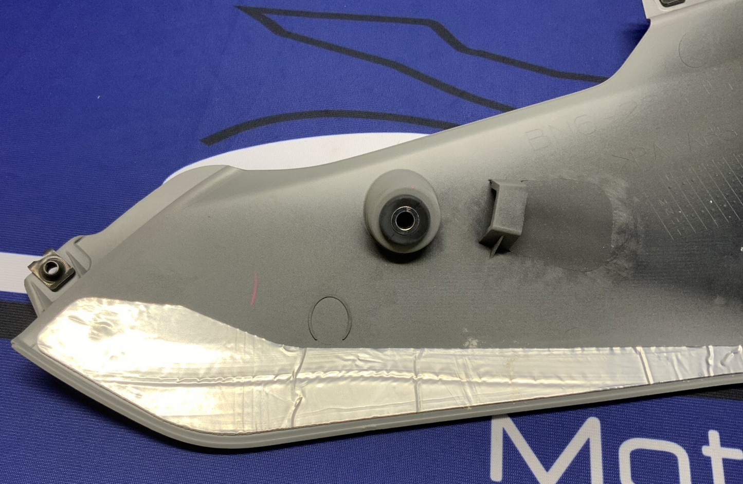 Yamaha Right Lower Fairing (Gray) YZF-R6 2017-2024 OEM BN6-28395-00-P4