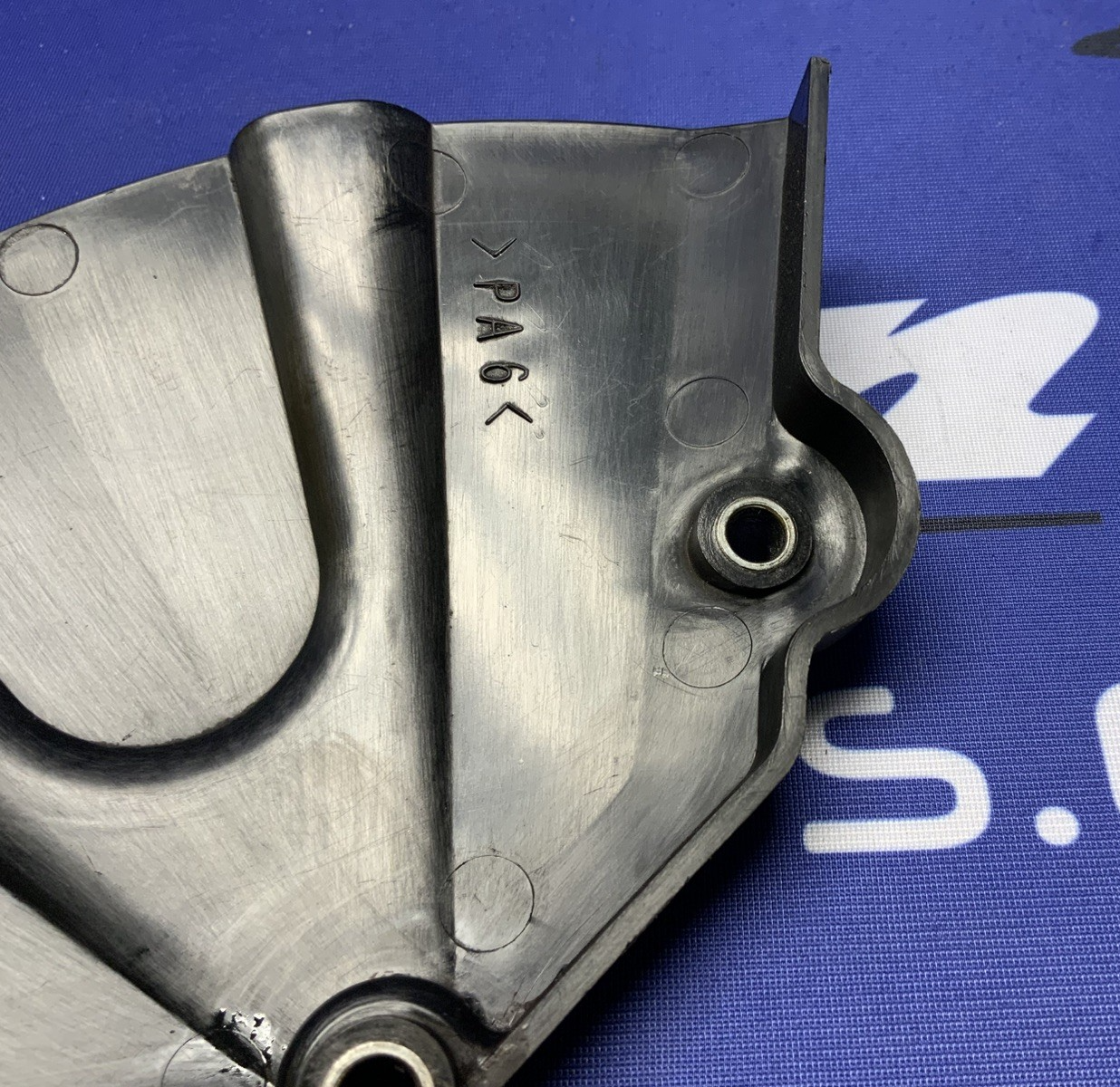Yamaha Chain Cover YZF-R6 2006-2024 OEM 2C0-15418-00-00