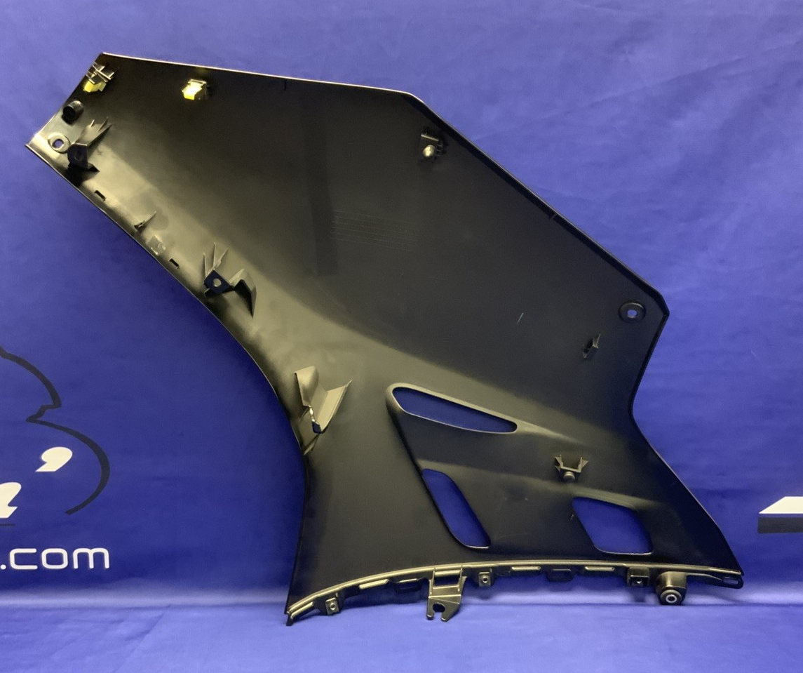 Yamaha Right Fairing (Black) YZF-R9 2025 OEM BKN-Y283V-10-P1
