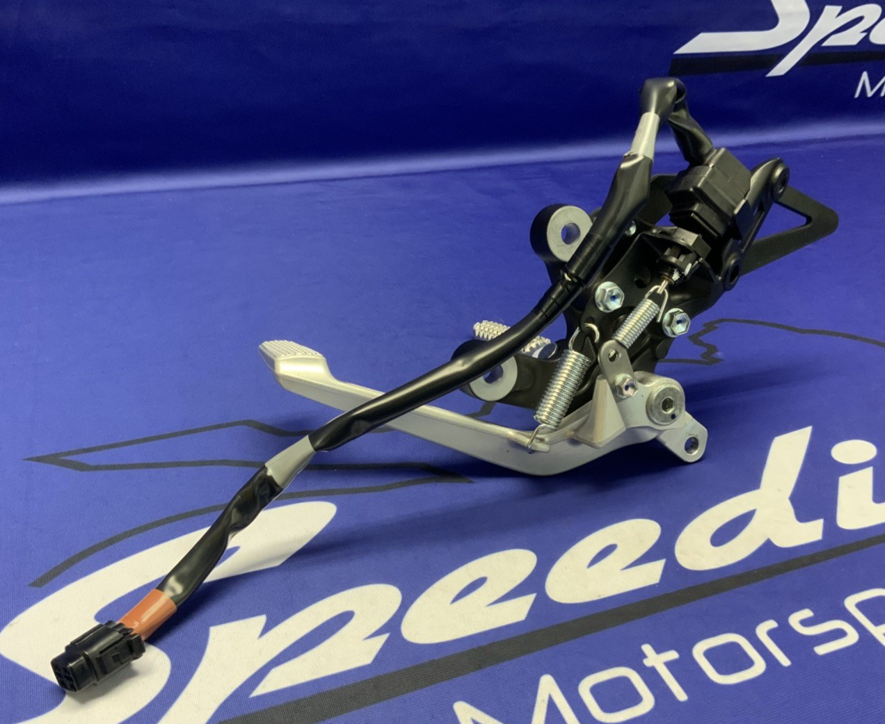 Yamaha Right Rear Set Bracket YZF-R9 2025 OEM BEA-27443-00-00