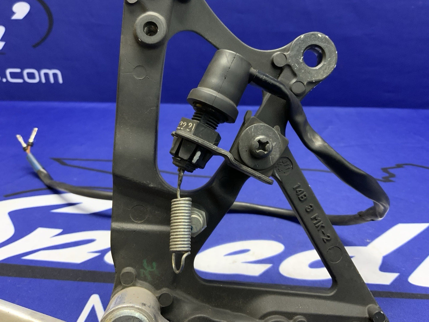 Yamaha Right Front Rear Set W/ Brake Pedal YZF-R1 2009-2013 OEM 14B-27420-00-00