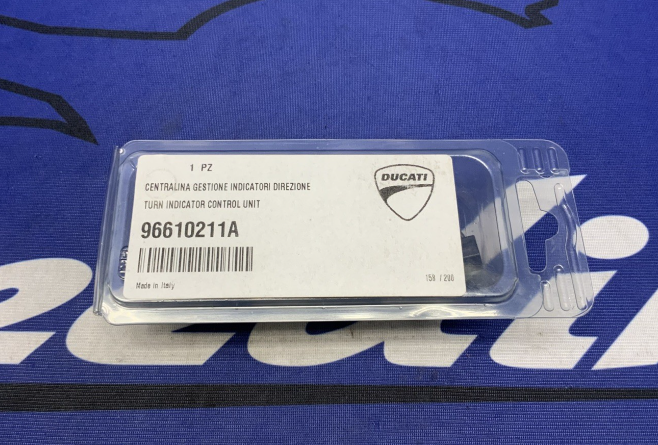 Ducati Turn Signal Control Unit Hypermotard 821 2015 OEM 96610211A
