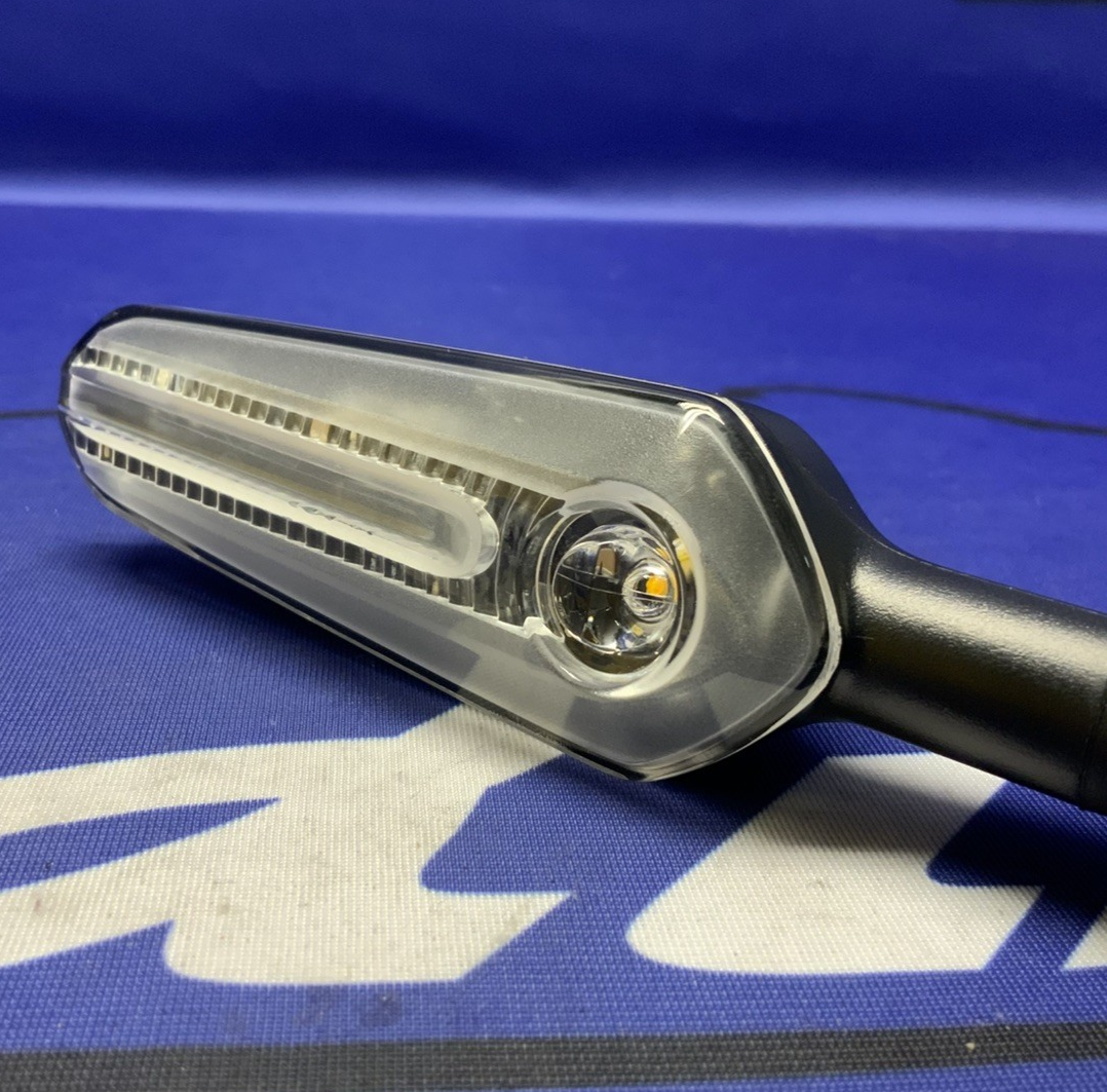 Yamaha Right Rear Turn Signal YZF-R7 2022-2025 OEM B7N-83340-20-00