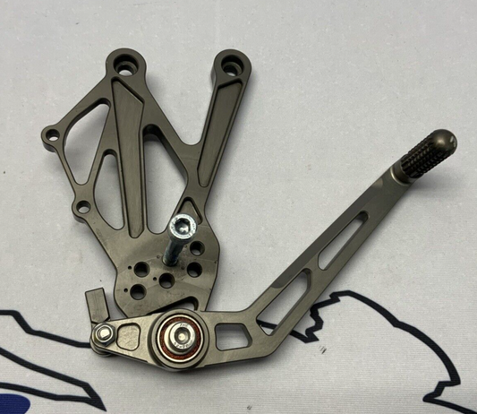 Evol Technology Right Rear Set Bracket W/ lever GSX-R1000/R 17-25 ETP-SRA-171.1