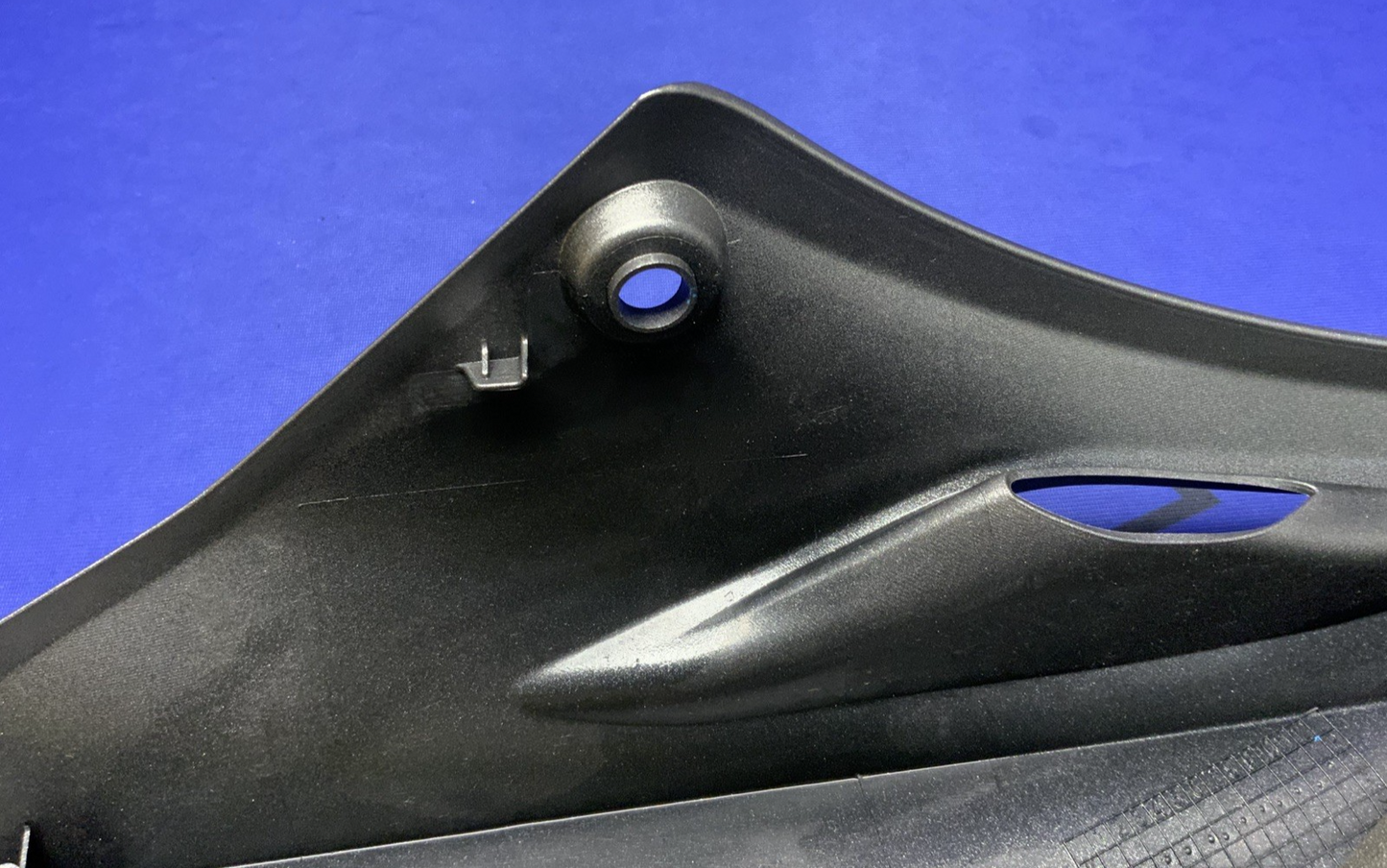 Yamaha Right Upper Fairing (Dark Gray) YZF-R6 2017-2024 OEM BN6-2117W-00-P4