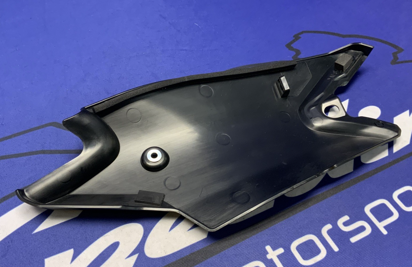 Yamaha Left Tank Cover (Black) YZF-R9 2025 OEM BKN-2171L-00-00