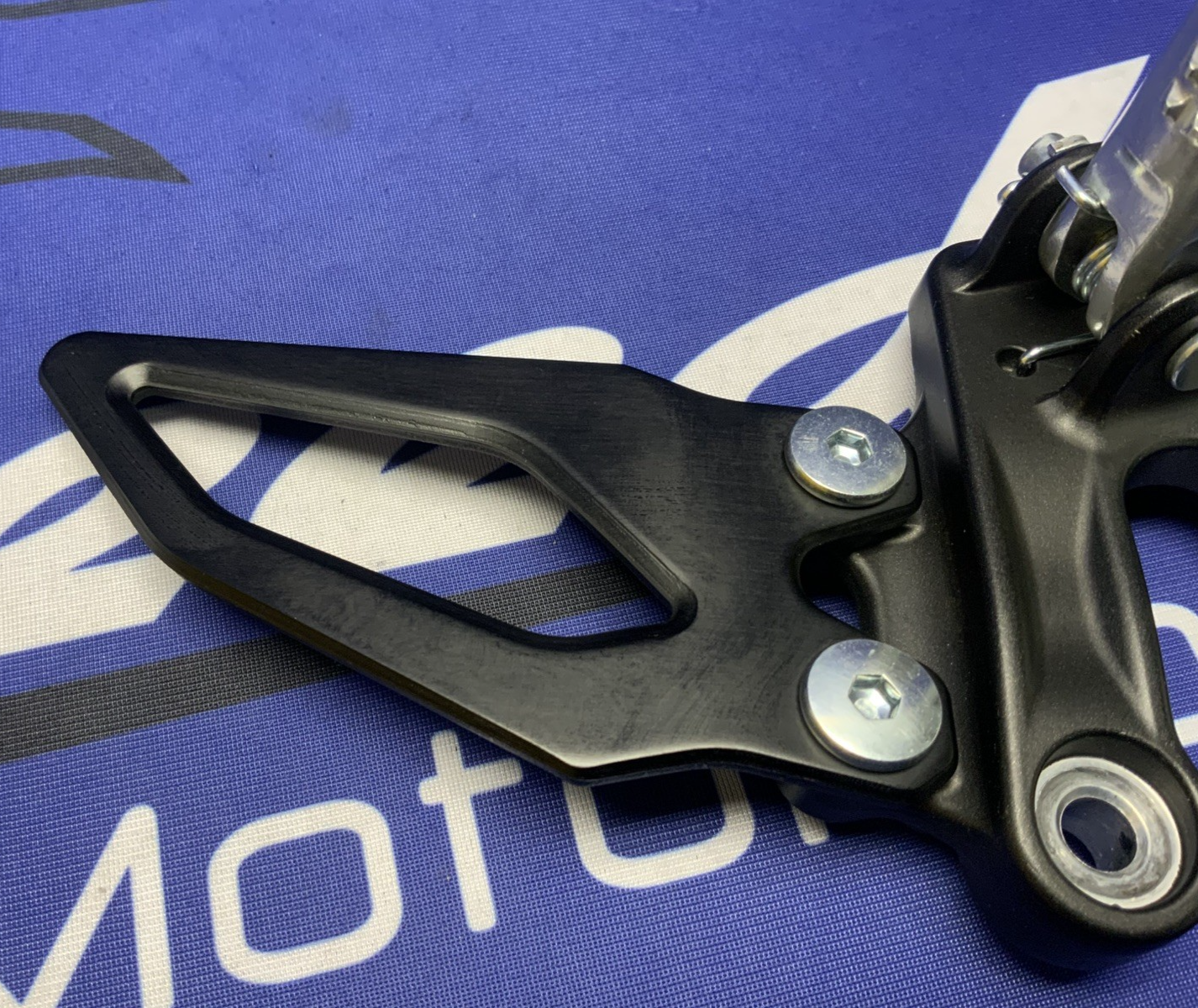 Yamaha Left Rear Set Bracket YZF-R9 2025 OEM BEA-27442-00-00