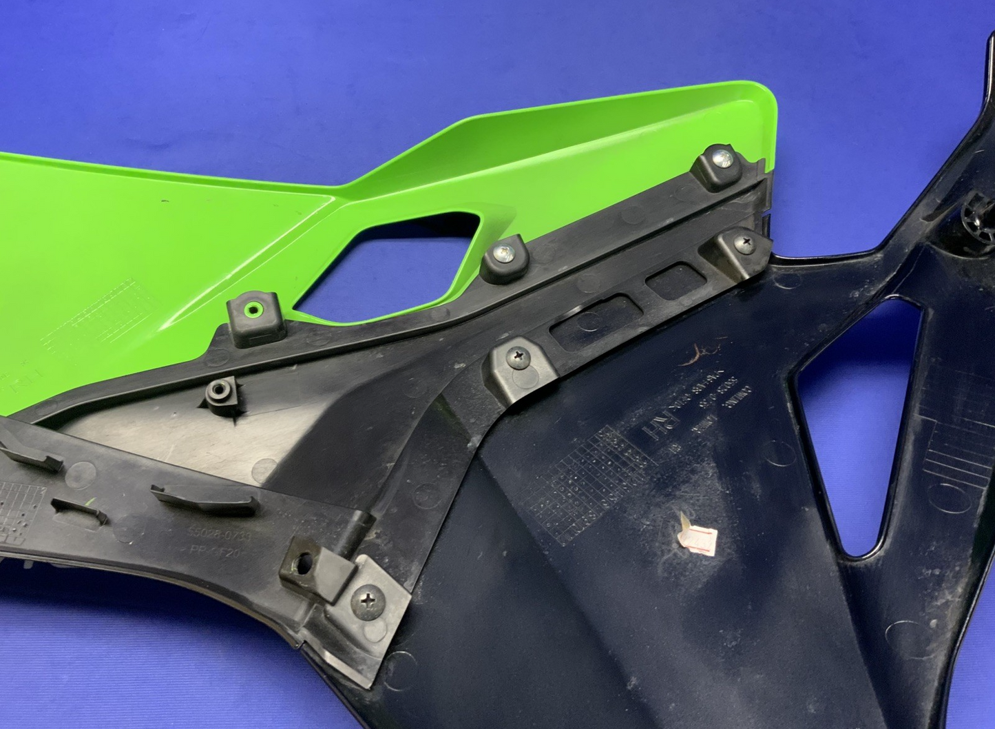 Kawasaki Right Complete Fairing W/ Turn Signal ZX-4R/RR 23-25 OEM 55061-5228-777