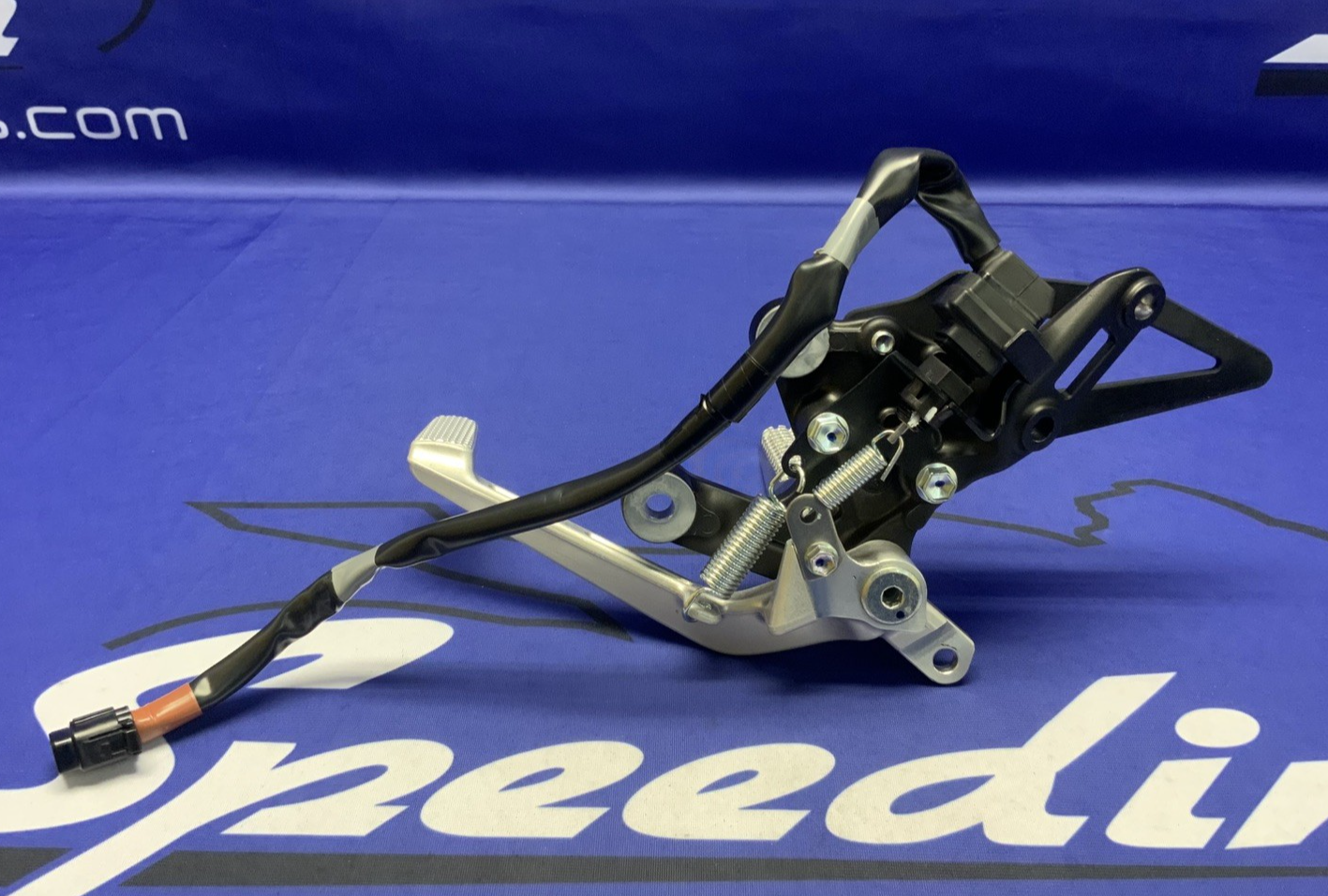 Yamaha Right Rear Set Bracket YZF-R9 2025 OEM BEA-27443-00-00